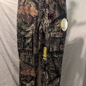 NWT Men's cargo camo pants